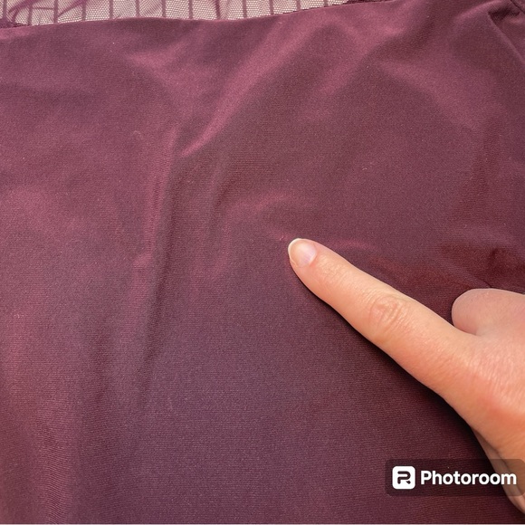 Miracle Suit Illusionist Mirage Tankini Top. Size 10. - Picture 9 of 10